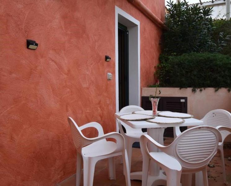 Le Residenze Itaca Apartment Porto Pozzo Bagian luar foto